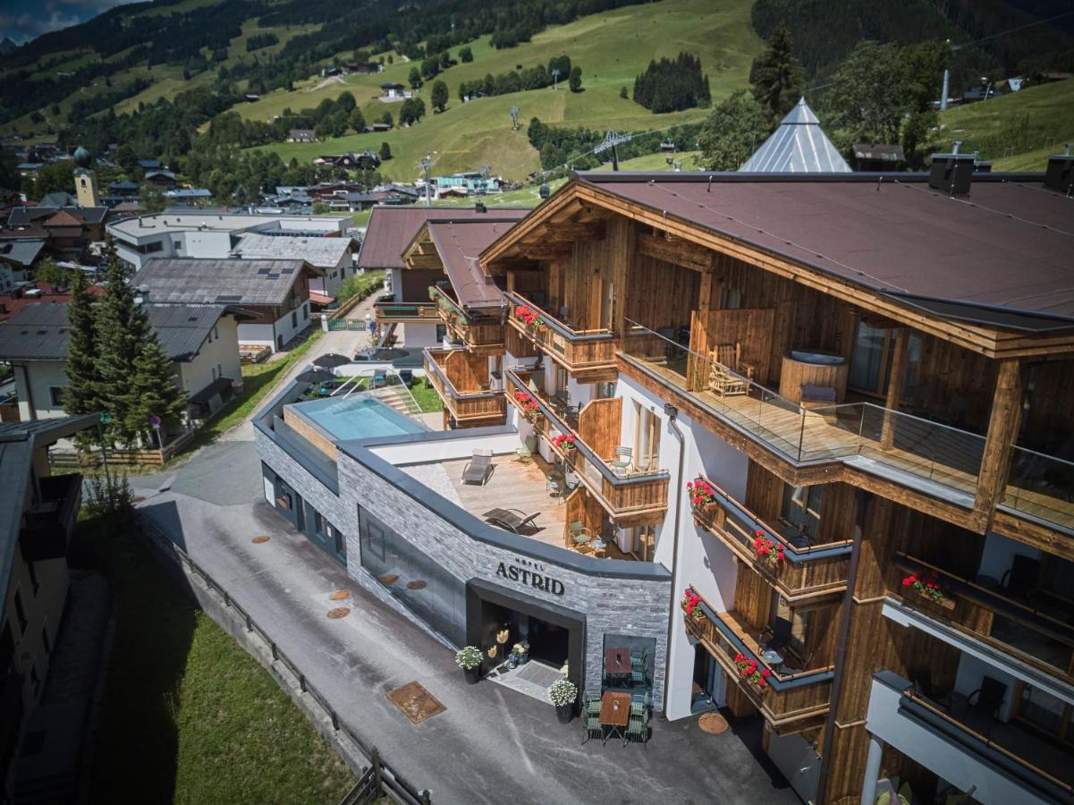 Hotel Astrid - Inklusive Kostenfreier Jokercard 萨尔巴赫 外观 照片